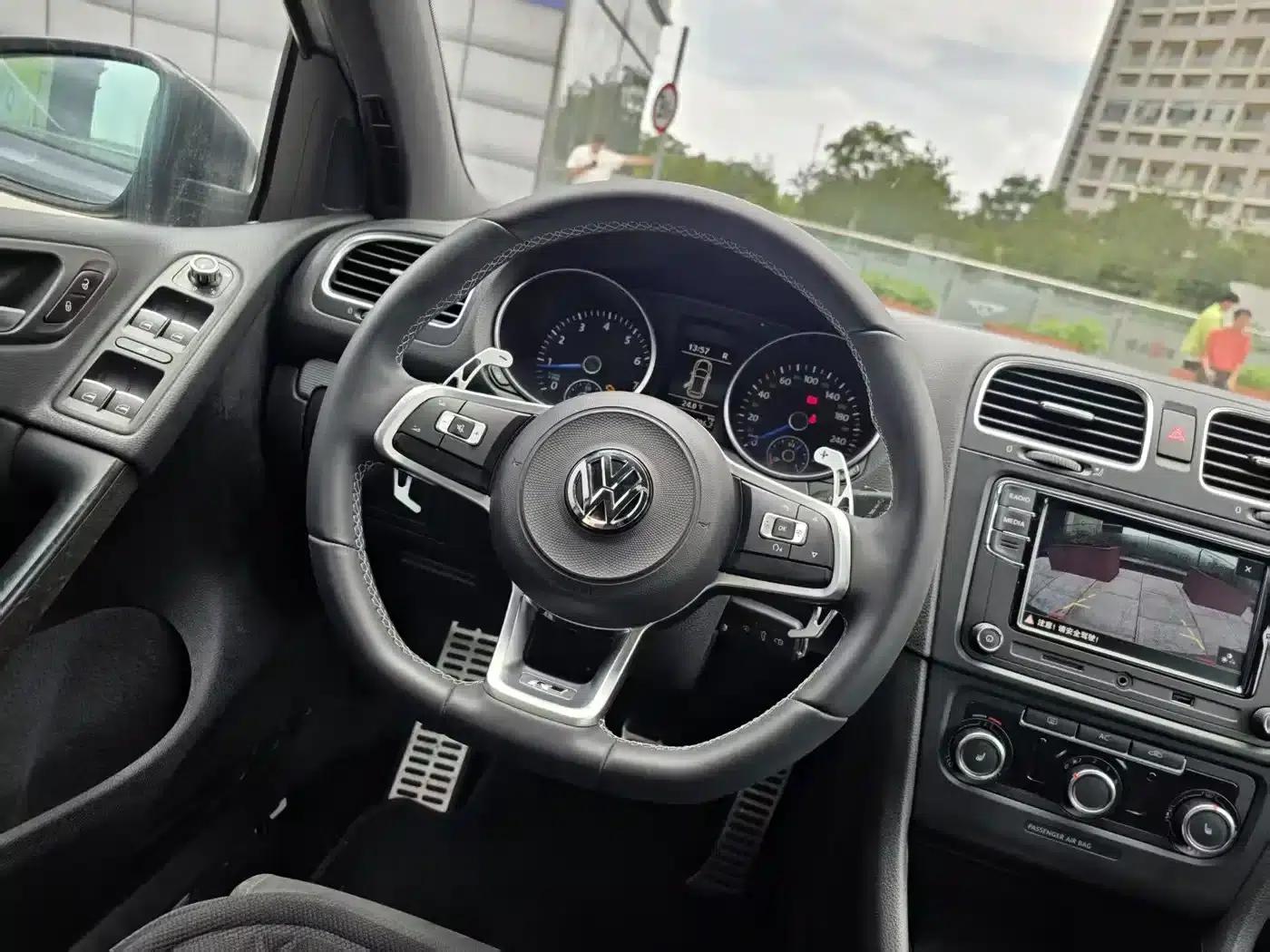 2011 Golf 2.0TSI R (Imported) — миниатюра 13