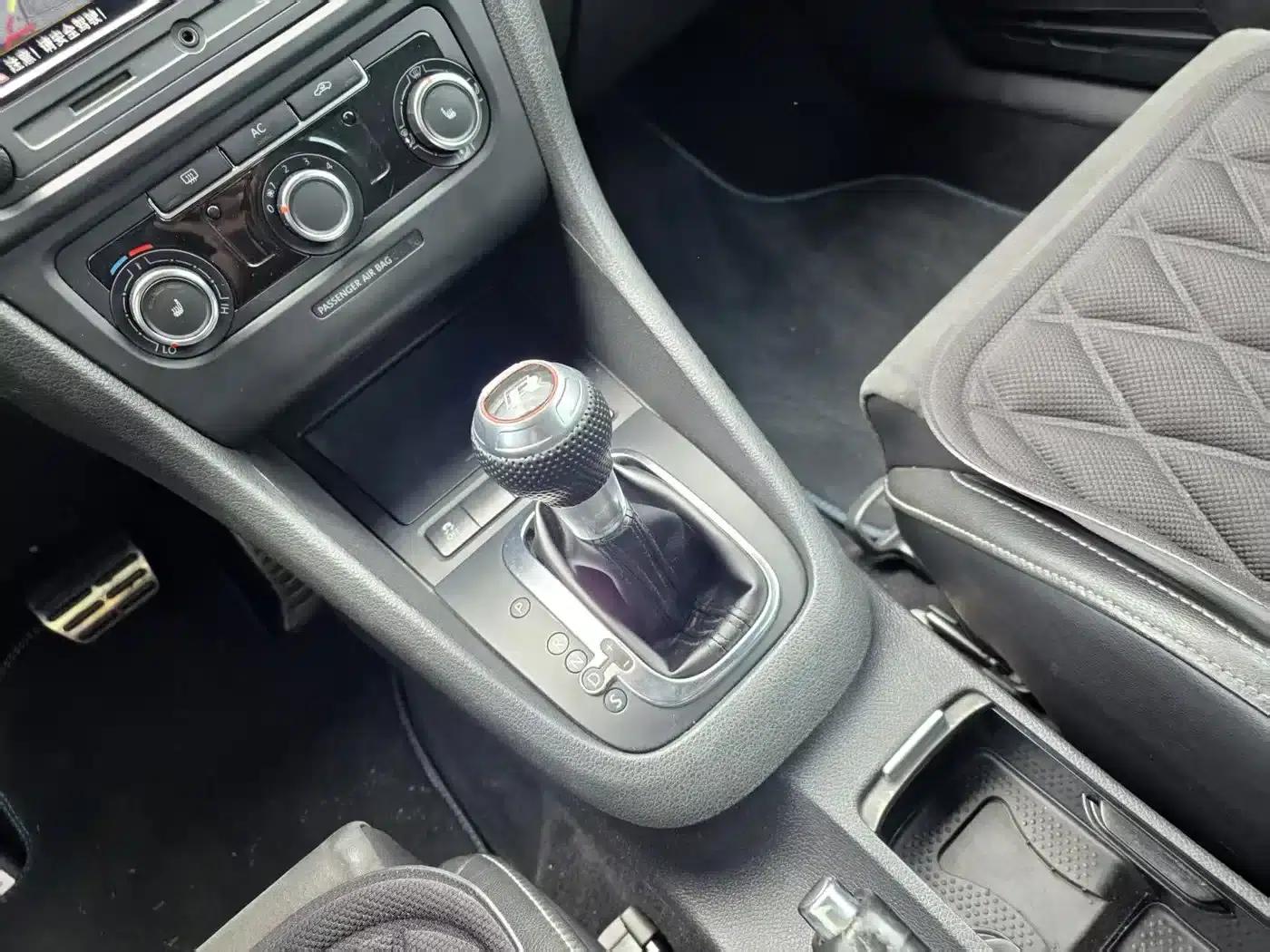 2011 Golf 2.0TSI R (Imported) — миниатюра 17