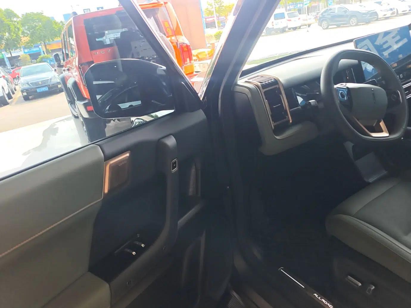 iCAR 03 2024 501km Four-wheel Drive Long-Range Advanced Version — миниатюра 23