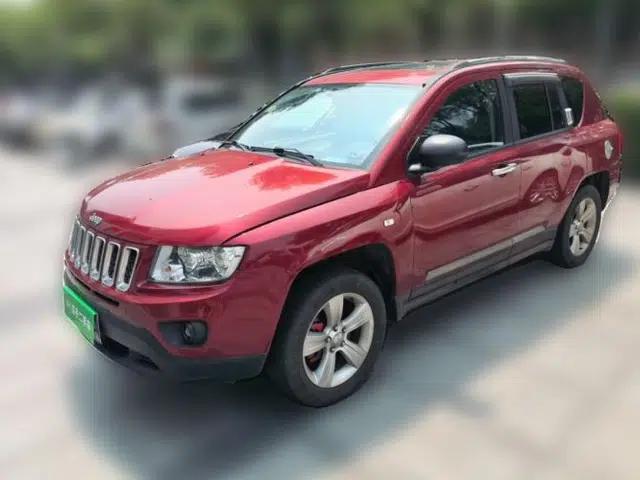 Jeep Compass 2013 2.4L four-wheel-drive sport version