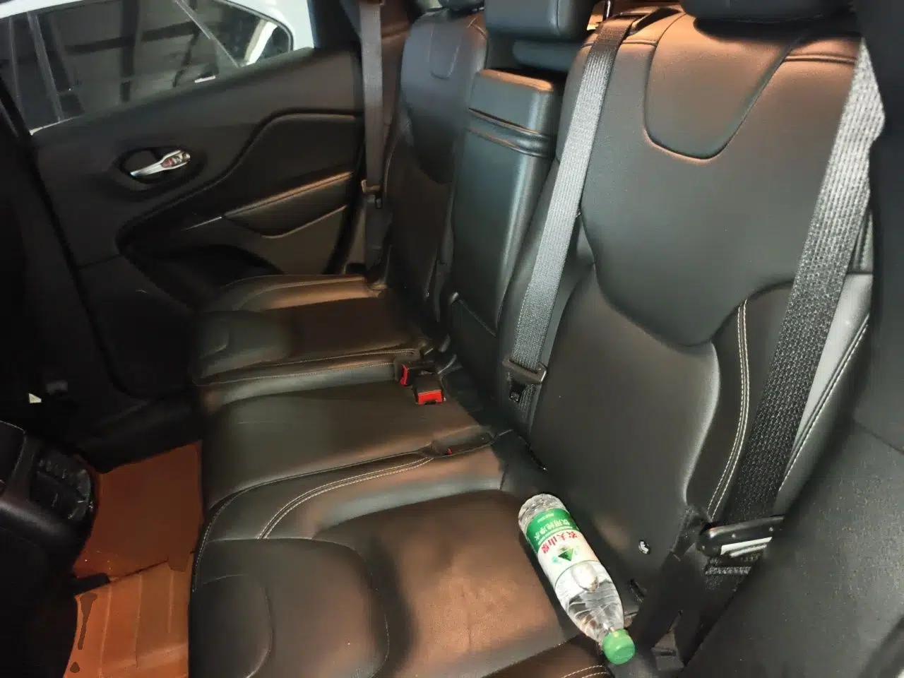 Jeep Cherokee 2017 2.0L Superior Edition — миниатюра 17