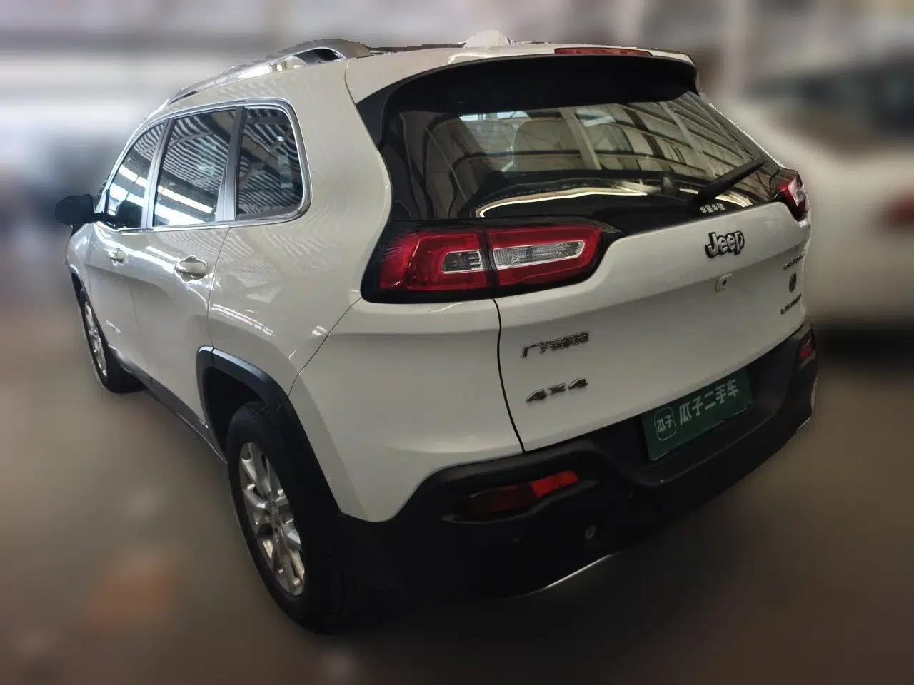 Jeep Cherokee 2017 2.0L Superior Edition — миниатюра 4