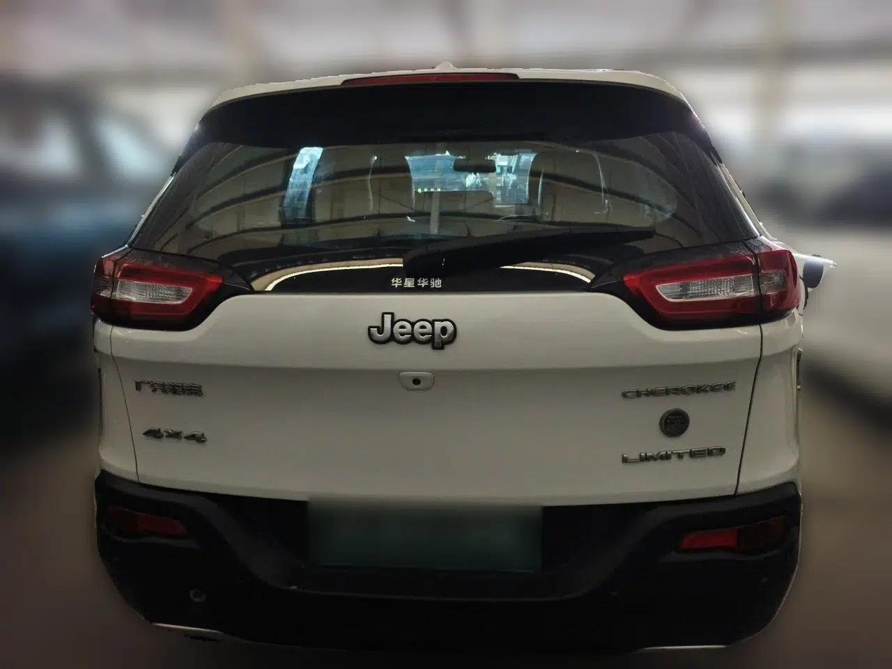 Jeep Cherokee 2017 2.0L Superior Edition — миниатюра 5