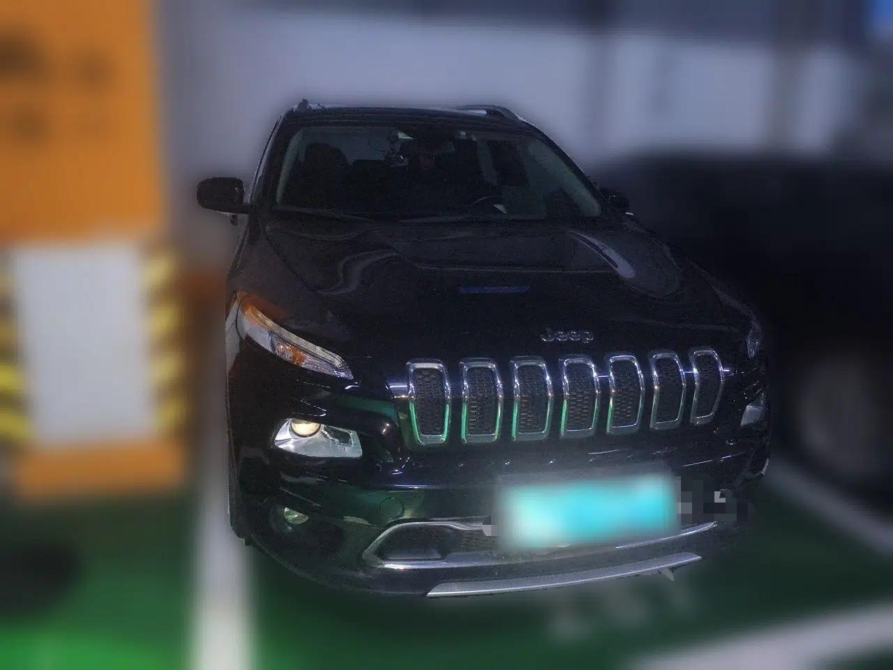 Jeep Cherokee 2017 2.0L Superior Edition — миниатюра 2