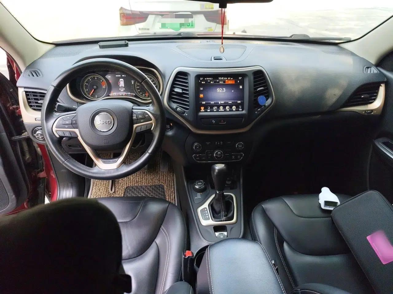 Jeep Cherokee 2016 2.4L Professional Smart Version — миниатюра 9