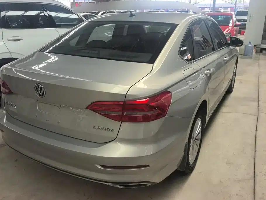 2019 Volkswagen Lavida 1.5L Automatic Comfort Edition (China VI Emission Standard) — миниатюра 3