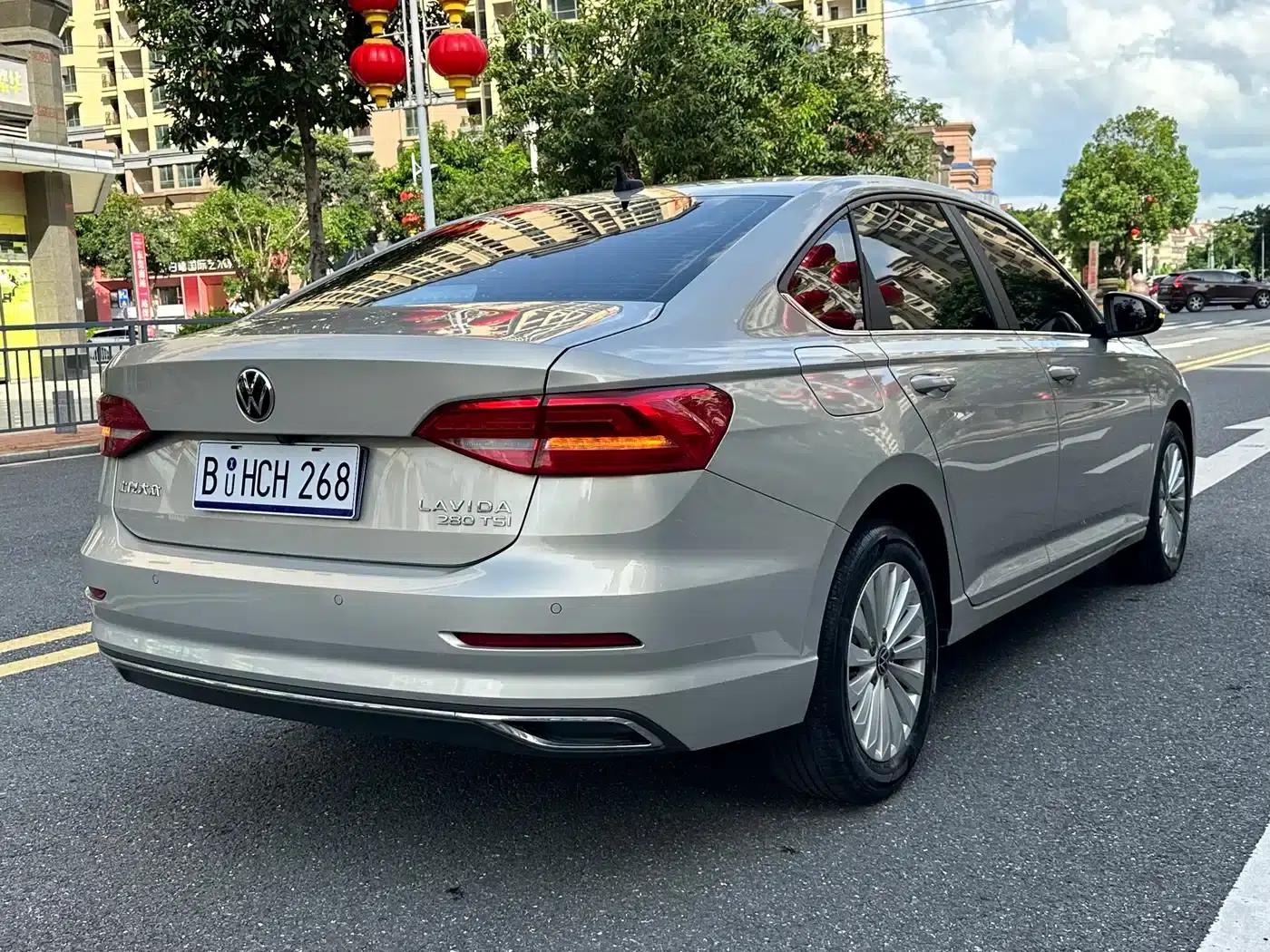 2021 Volkswagen Lavida 280TSI DSG Comfort Edition — миниатюра 4