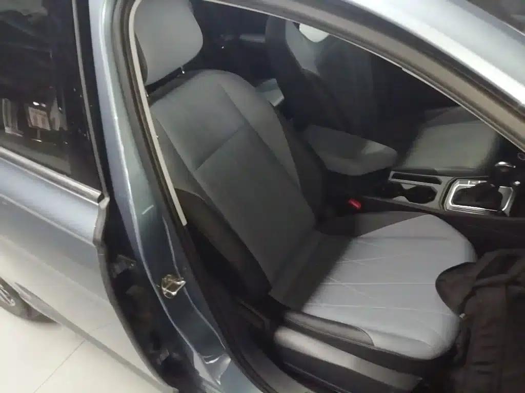 2023 Volkswagen Lavida 1.5L Automatic Five Million Edition — миниатюра 25