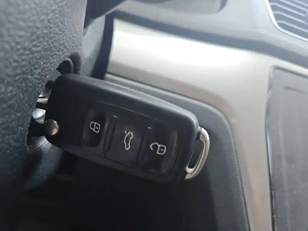 2017 Volkswagen Lavida 1.6L Automatic Fashion Edition — миниатюра 12