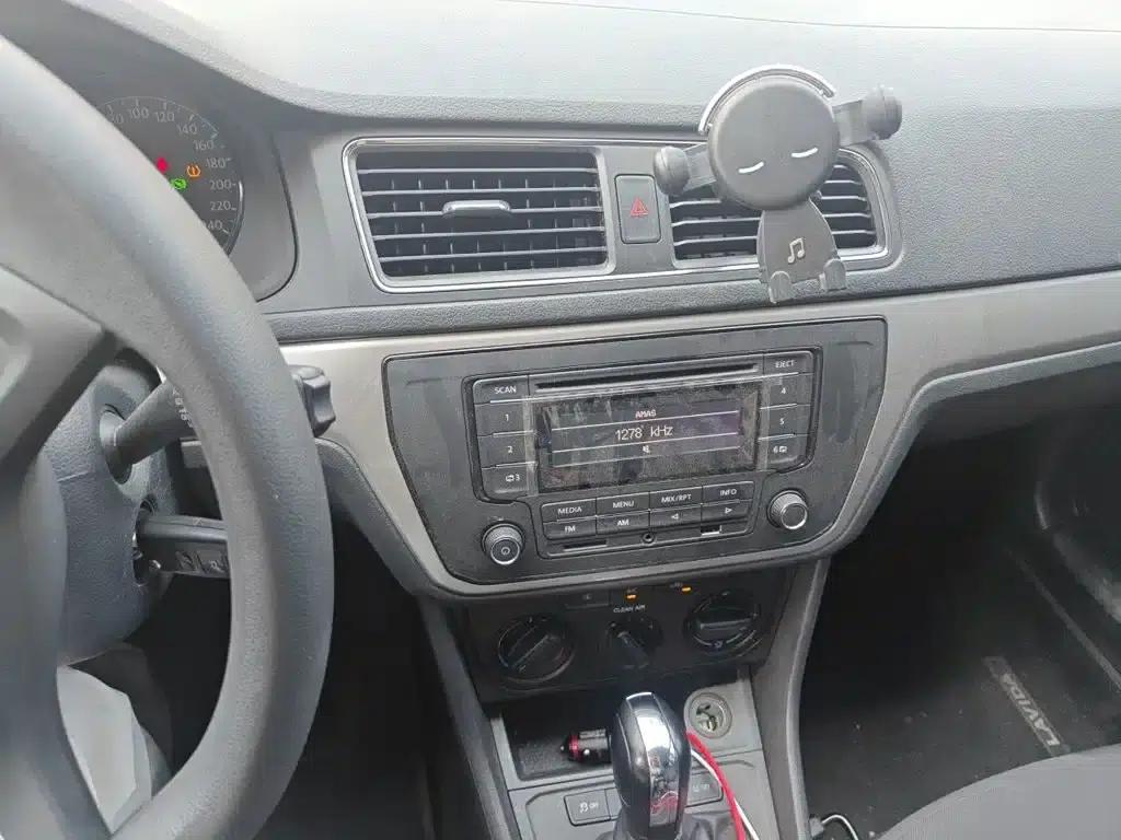 2017 Volkswagen Lavida 1.6L Automatic Fashion Edition — миниатюра 6