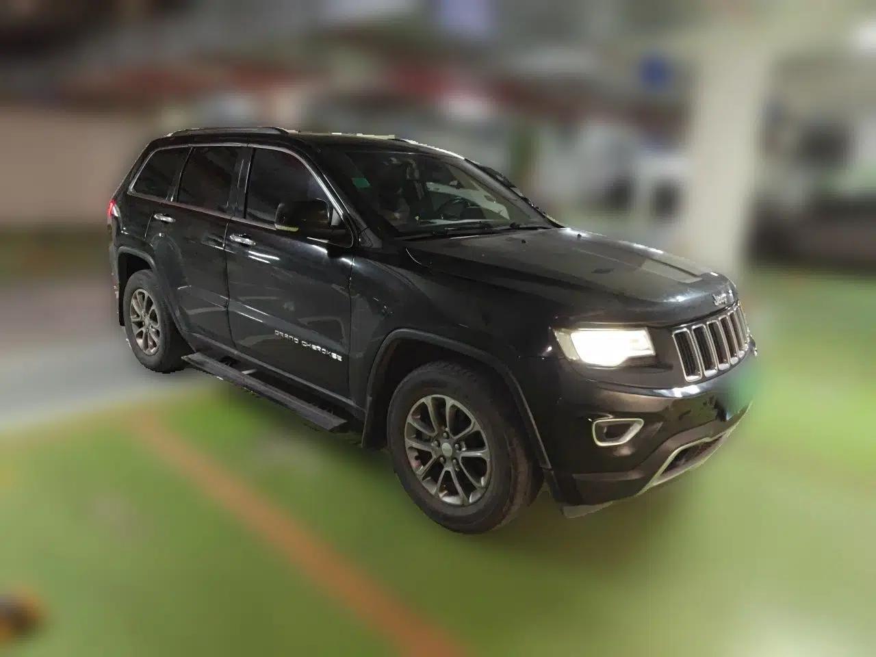 Jeep Grand Cherokee 2014 3.6L Elite Navigation Edition — миниатюра 3