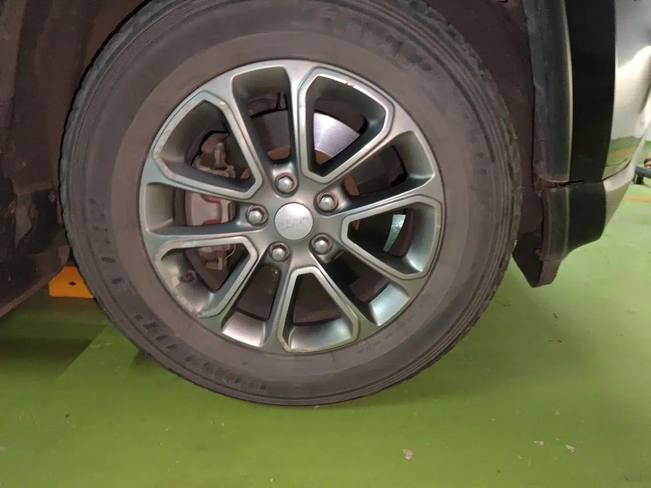 Jeep Grand Cherokee 2014 3.6L Elite Navigation Edition — миниатюра 8