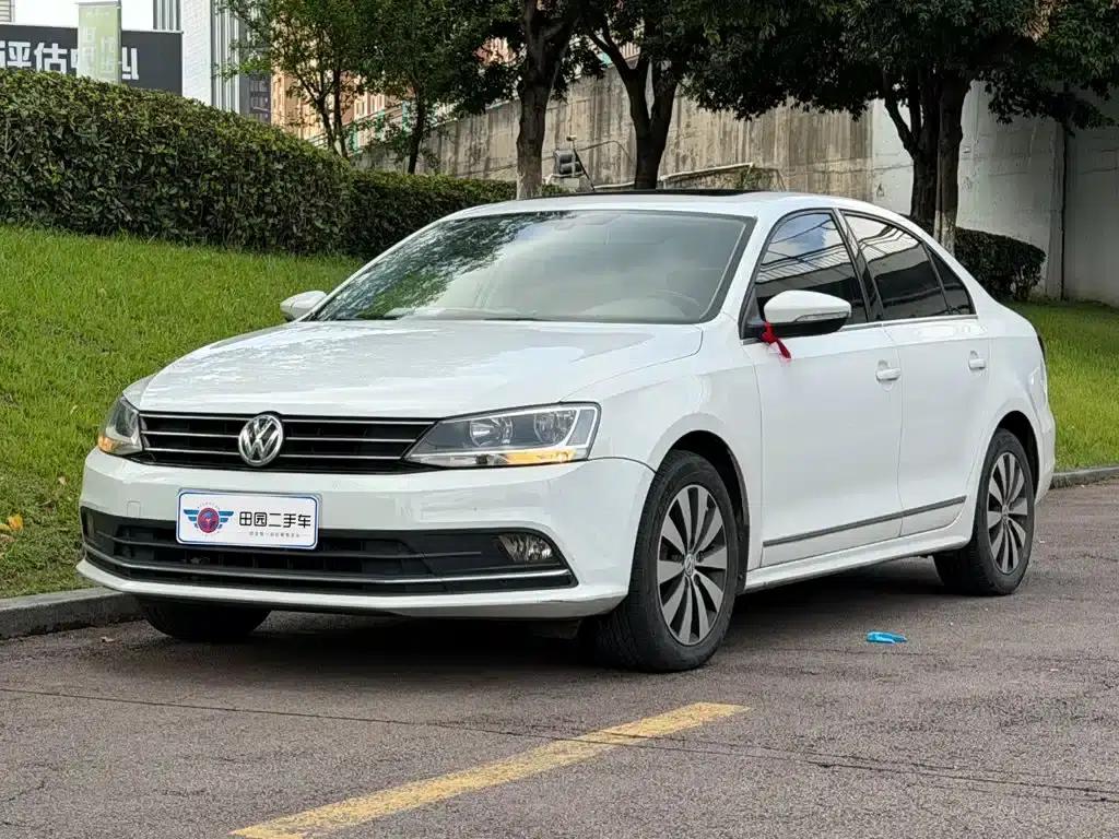 2018 Volkswagen Sagitar 1.6L Automatic Comfort Model — миниатюра 1
