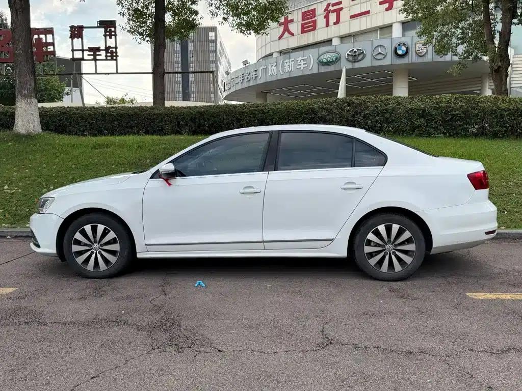 2018 Volkswagen Sagitar 1.6L Automatic Comfort Model — миниатюра 3