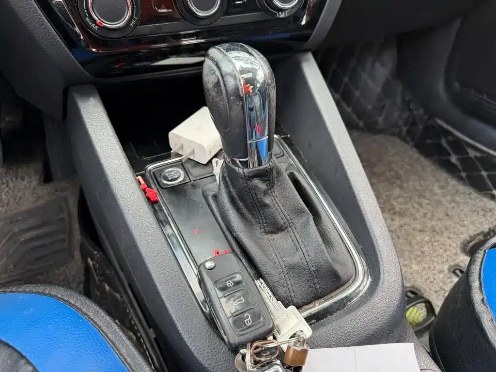 2018 Volkswagen Sagitar 1.6L Automatic Comfort Model — миниатюра 9