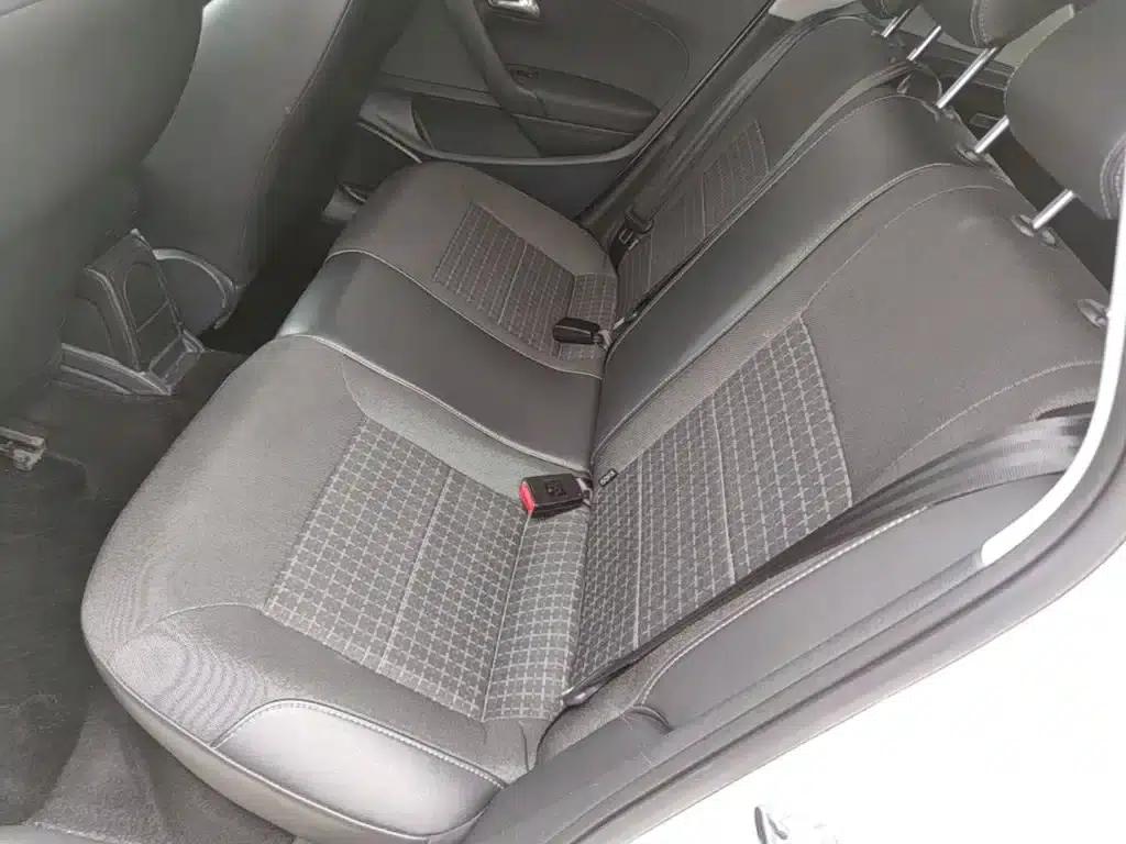 2014 Polo 1.6L Automatic Comfort Edition — миниатюра 17
