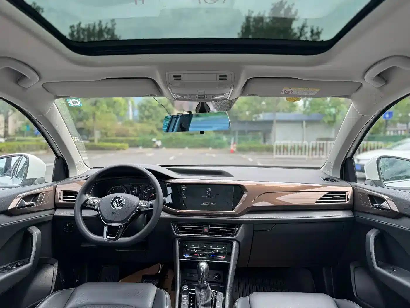 Tharu 2021 280TSI 2WD Luxury Edition PLUS — миниатюра 8