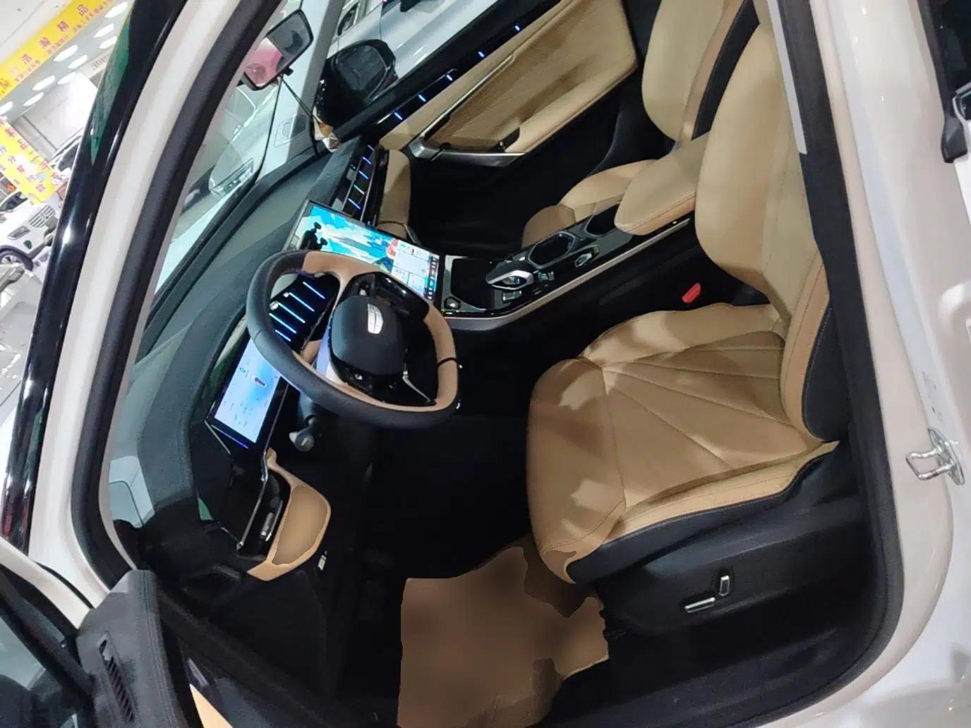 Geely Auto FX11 2023 1.5TD DCT Prestige Edition — миниатюра 17