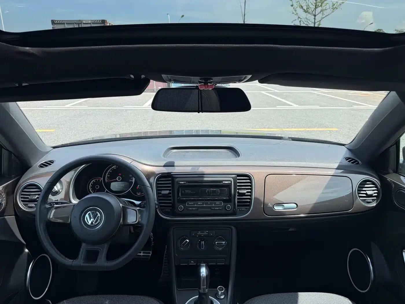 2015 Volkswagen Beetle 180TSI — миниатюра 9