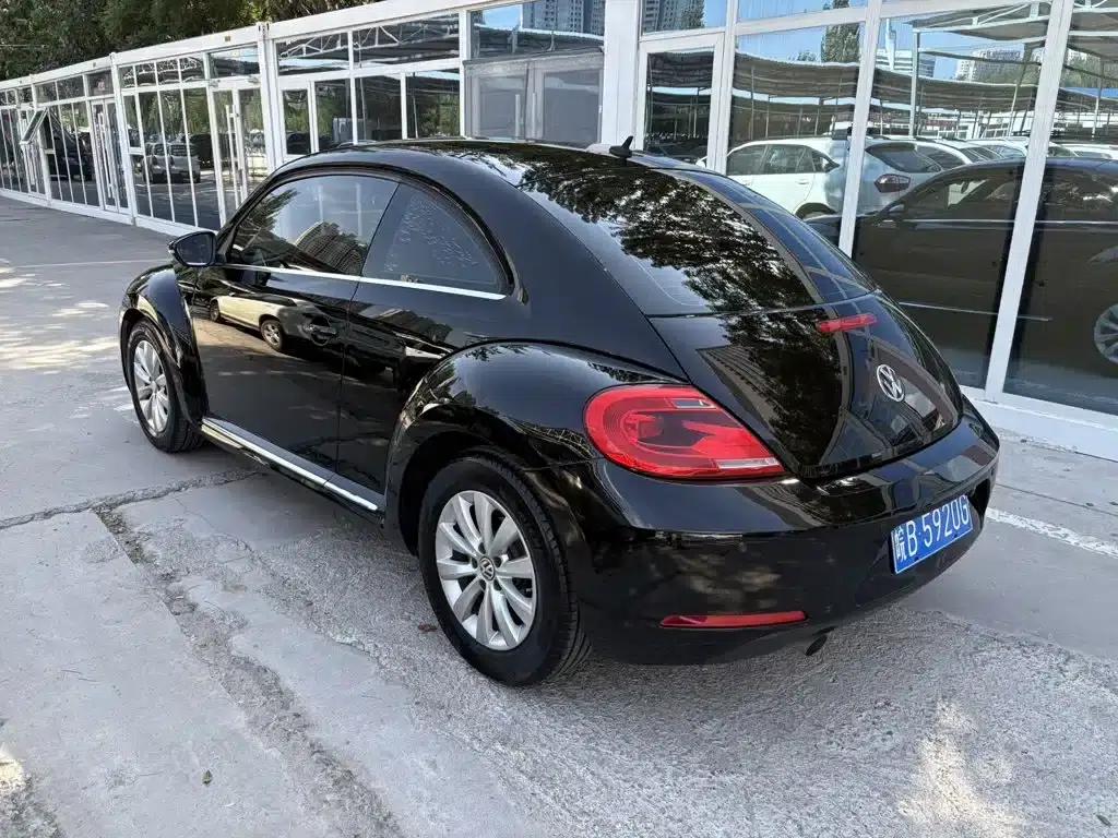 2016 Volkswagen Beetle 180TSI Club Edition — миниатюра 11