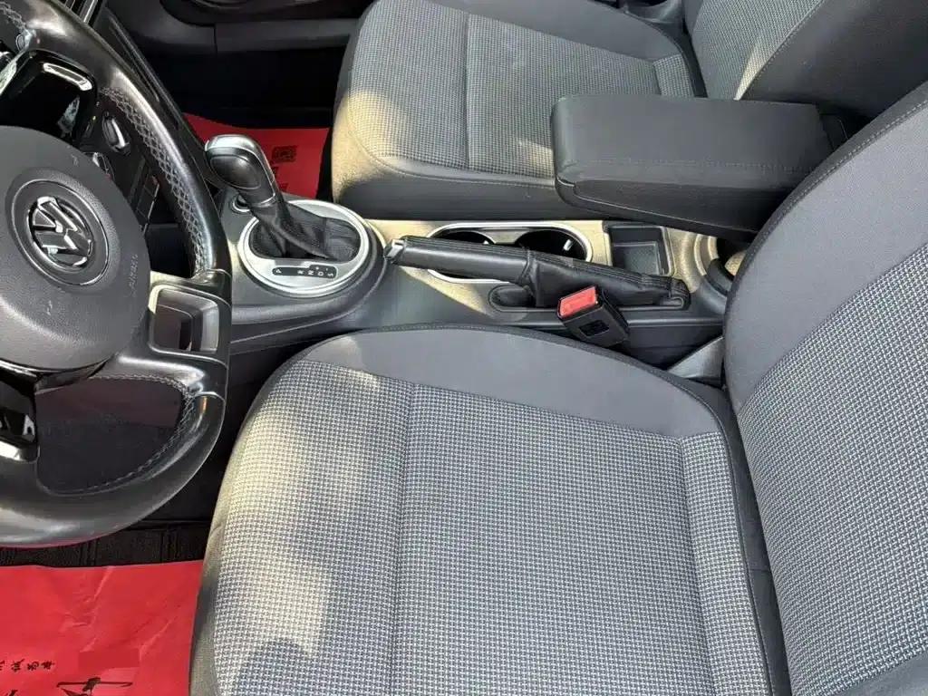2016 Volkswagen Beetle 180TSI Club Edition — миниатюра 4