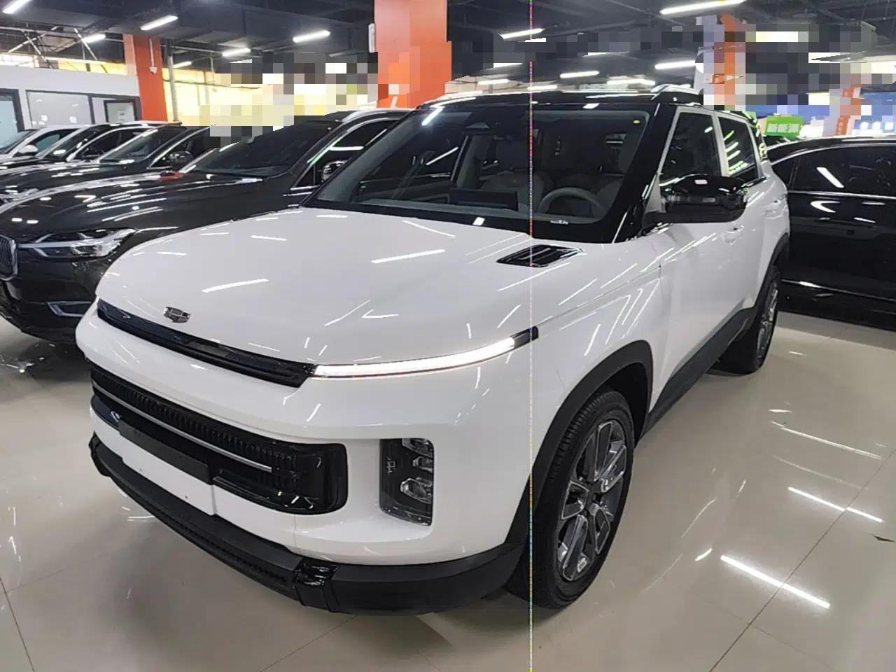 Geely Auto icon 2026 Model Chocolate 1.5TD Pure & Refined Edition — миниатюра 1