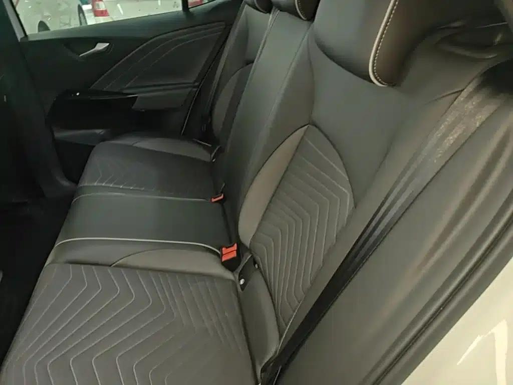 Volkswagen ID.3 2024 Outstanding Edition — миниатюра 17
