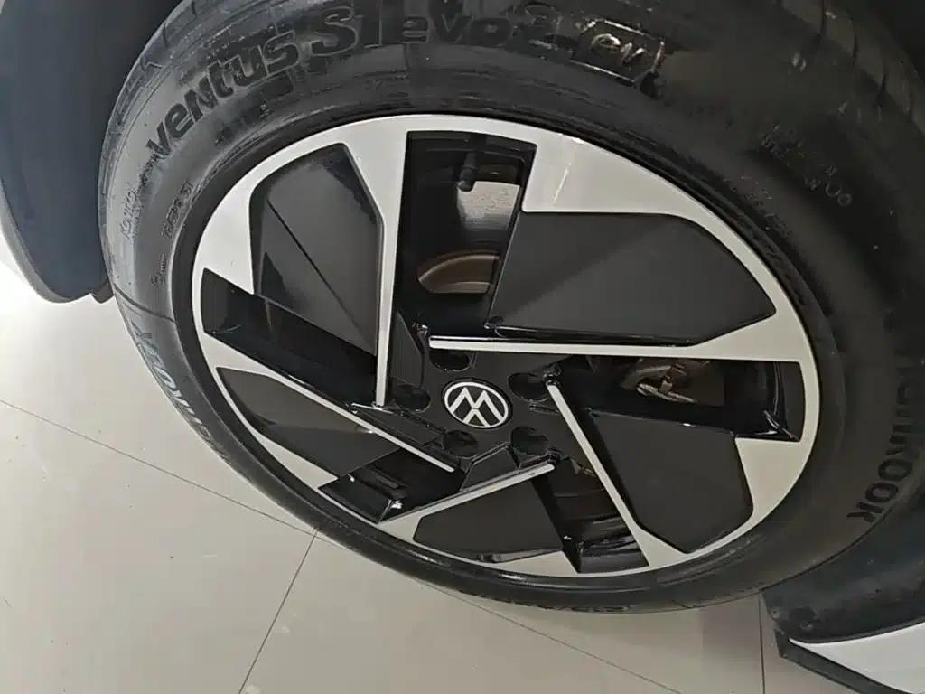 Volkswagen ID.3 2024 Outstanding Edition — миниатюра 23