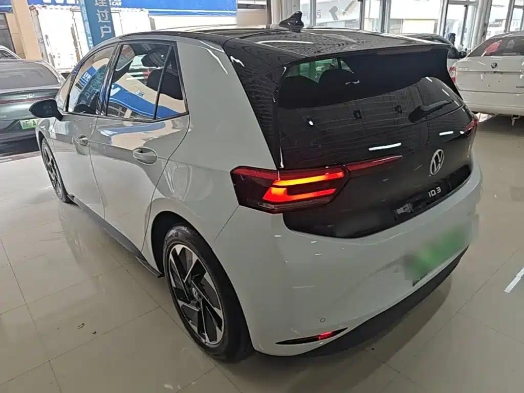 Volkswagen ID.3 2024 Outstanding Edition — миниатюра 5