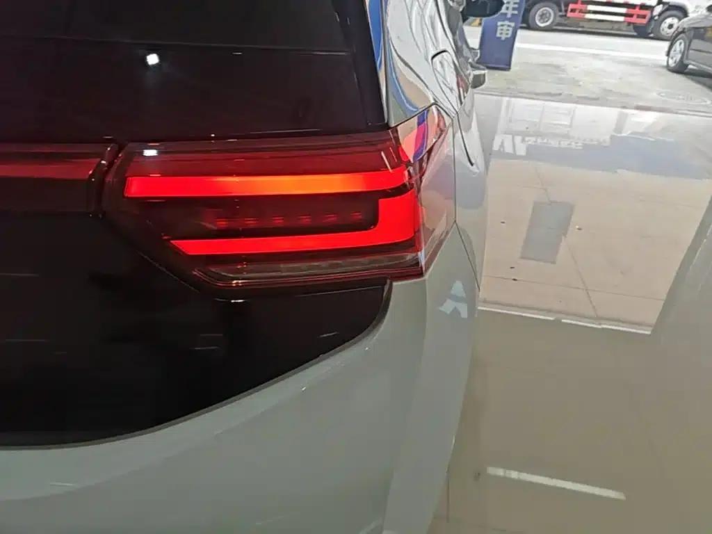 Volkswagen ID.3 2024 Outstanding Edition — миниатюра 8