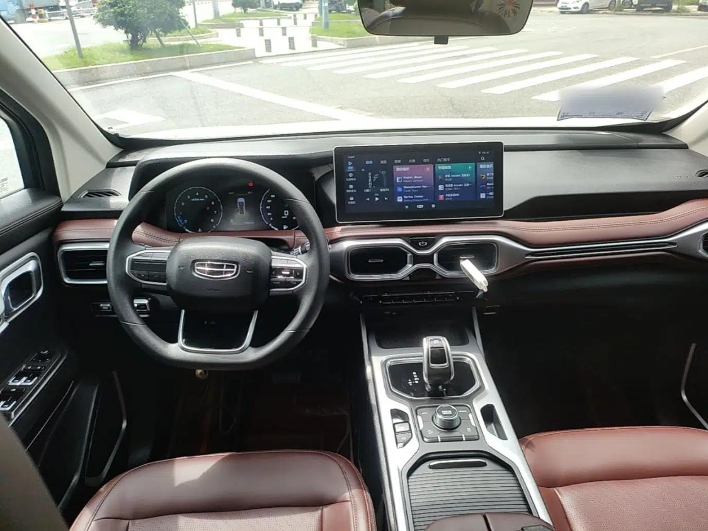 Geely Auto Haoyue 2022 1.8TD Automatic Comfort Model 7 Seats — миниатюра 12