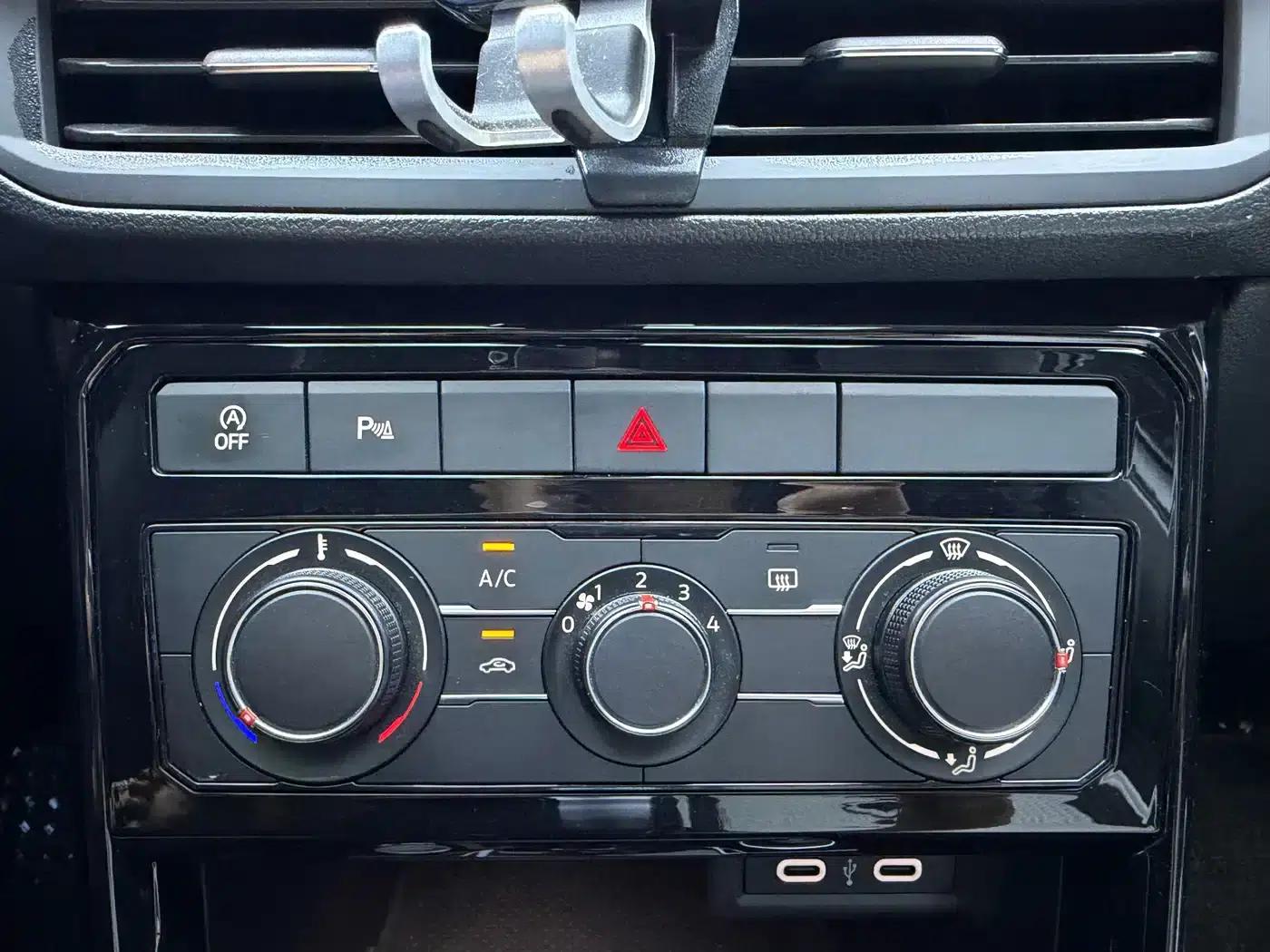 2021 Volkswagen T-Cross 1.5L Automatic Smart Connect Edition — миниатюра 12