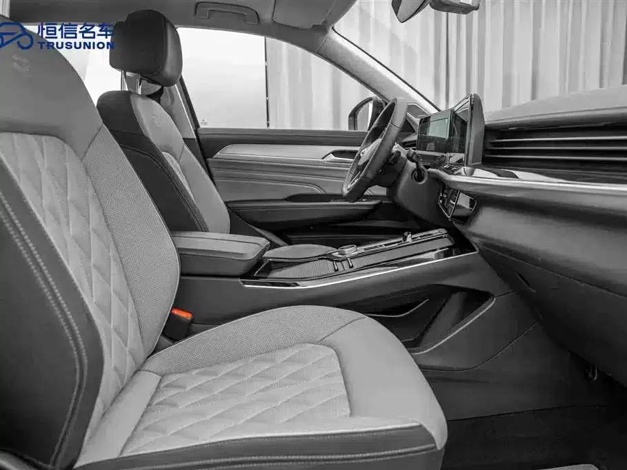 2024 Range Rover 380TSI AWD R-Line Touring Edition — миниатюра 15