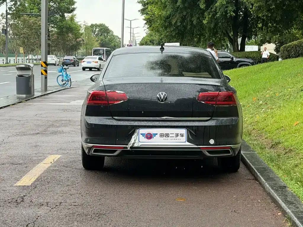2022 Volkswagen Passat PHEV GTE Luxury Edition — миниатюра 5