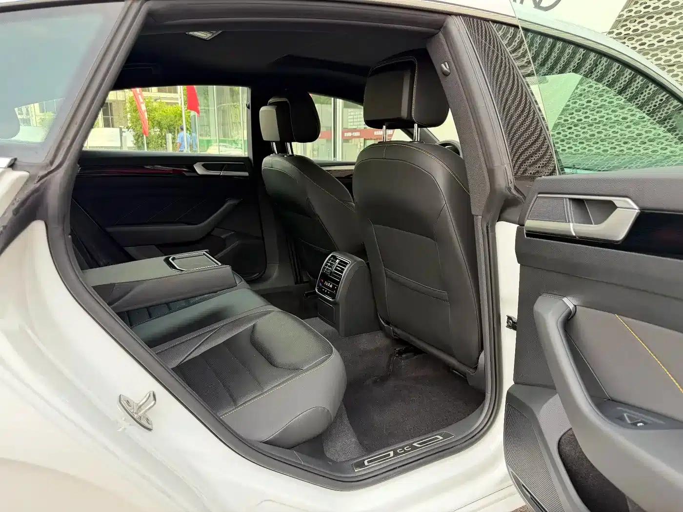 FAW-Volkswagen CC 2024 380TSI Striking Popular Edition — миниатюра 7
