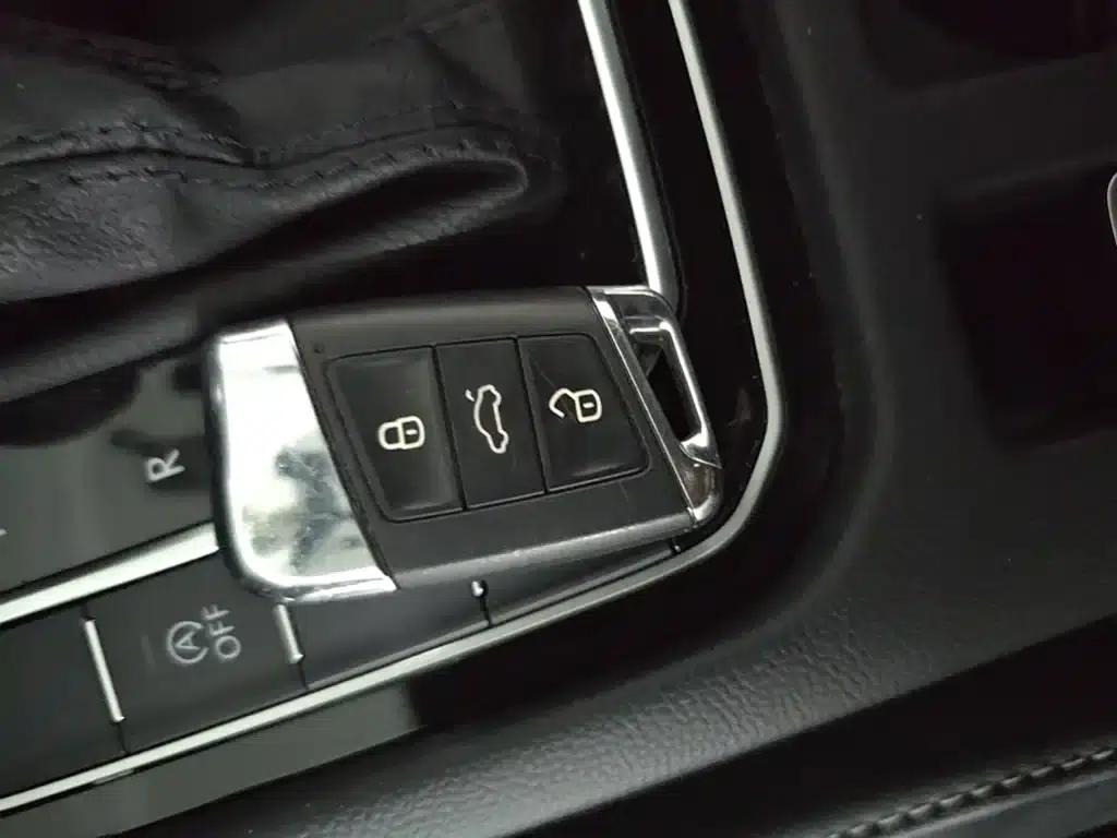 FAW-Volkswagen CC 2020 330TSI Huayan Edition (National VI Emission Standard) — миниатюра 9