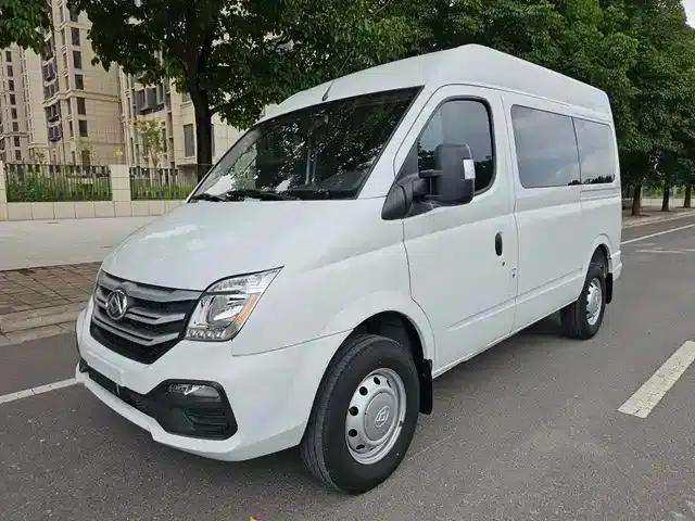 Xintu V80 2024 2.0T Manual Short Wheelbase Mid-Roof 5-Seater