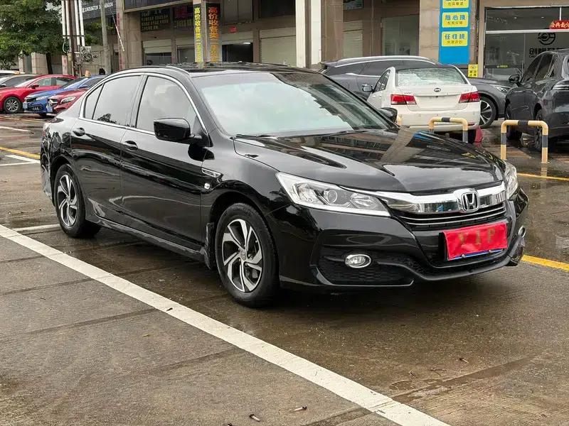 2016 Honda Accord 2.0L Comfort Edition — миниатюра 3