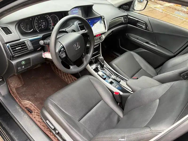 2016 Honda Accord 2.0L Comfort Edition — миниатюра 8
