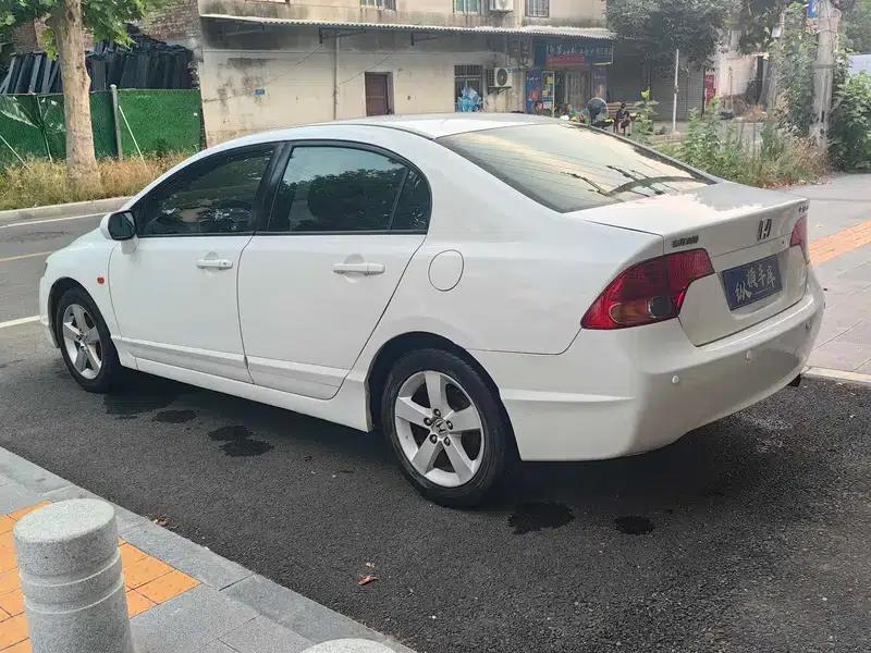 2008 Civic 1.8L Manual Commemorative Luxury Edition — миниатюра 4