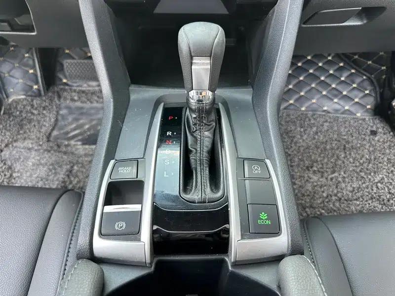 2016 Civic 220TURBO CVT Luxury Edition — миниатюра 11