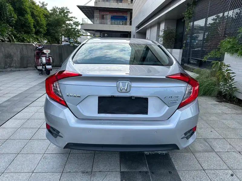 2016 Civic 220TURBO CVT Luxury Edition — миниатюра 4
