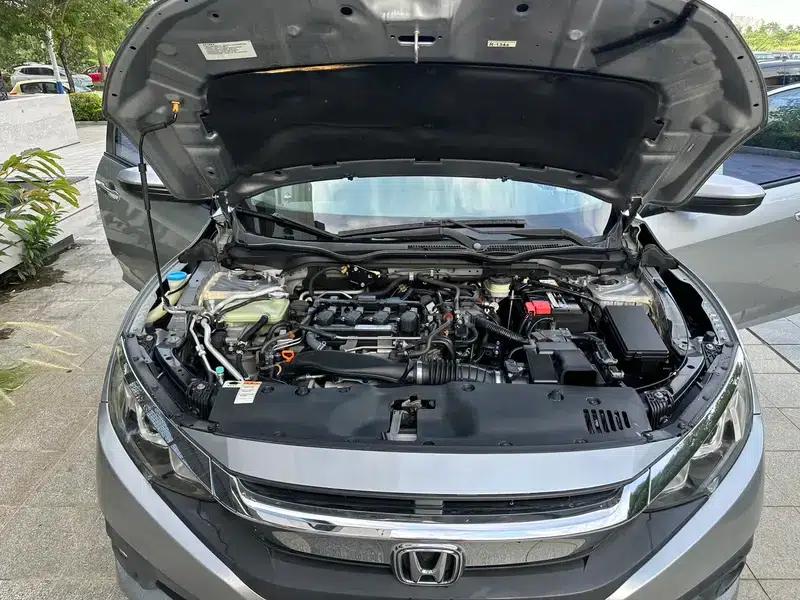 2016 Civic 220TURBO CVT Luxury Edition — миниатюра 6