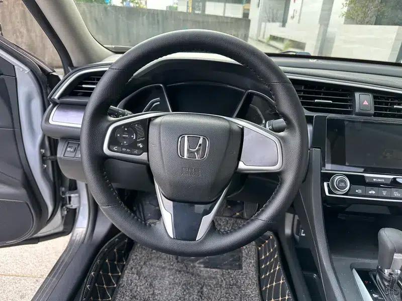 2016 Civic 220TURBO CVT Luxury Edition — миниатюра 10