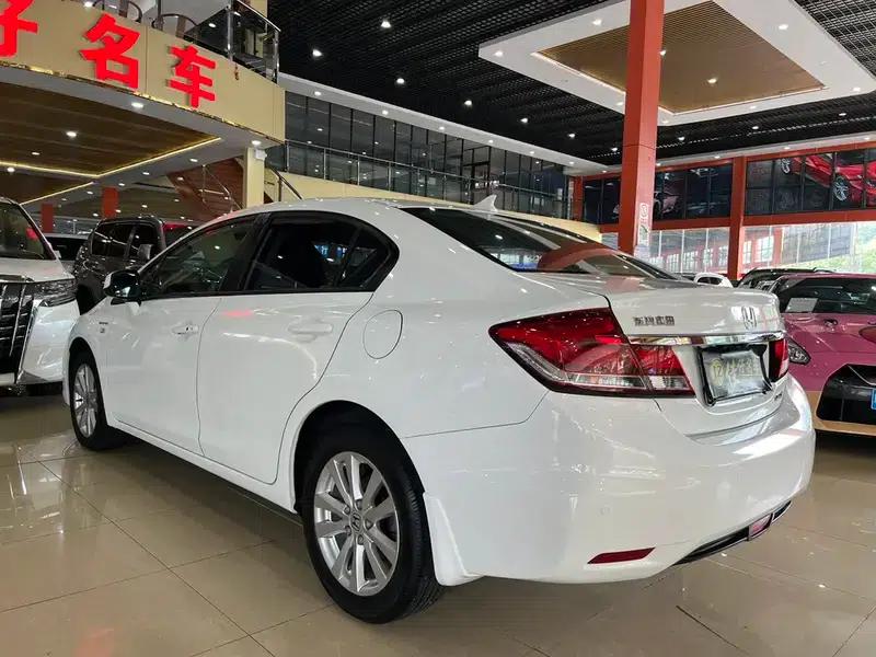 2014 Civic 1.8L Automatic Comfort Edition — миниатюра 4