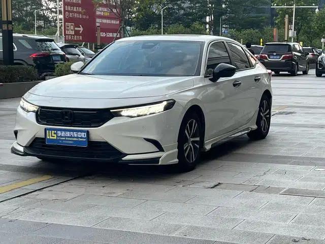 Stylish 2023 240TURBO CVT Leading Edition