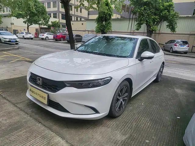 Stylish 2023 240TURBO CVT Leading Edition