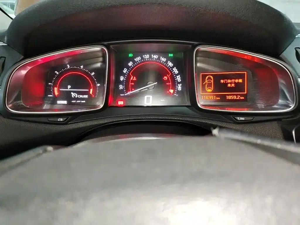 DS 6 2014 1.6T Luxury Edition THP160 — миниатюра 12