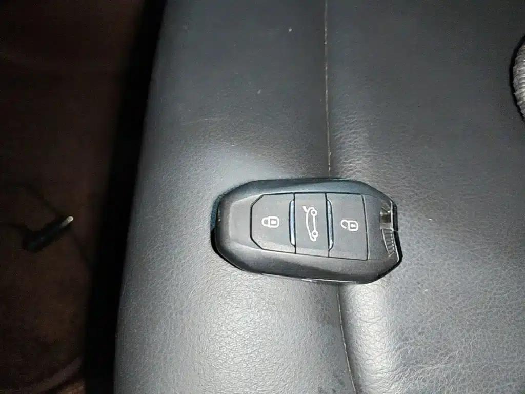 DS 6 2014 1.6T Luxury Edition THP160 — миниатюра 9
