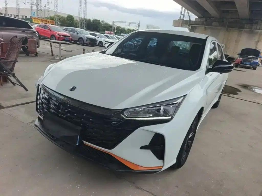 2023 Aeolus Yixuan Mach Edition 1.5L Automatic Wind Chaser — миниатюра 2